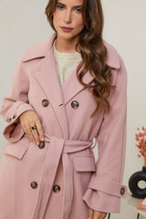 310 - Manteau long, col chemise, fermeture à six boutons avec un détaille boutons sur les poignets, une ceinture à la taille et deux poches à l'avant