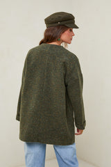 665 Manteau court tissu à motif, col rond fermeture à 4 boutons avec deux poches à l'avant